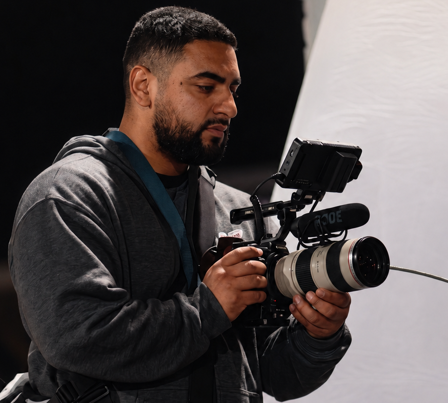 PHOTOGRAPHER